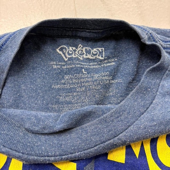 Pickachu Pokemon Graphic T shirt Size Large - Picture 2 of 3